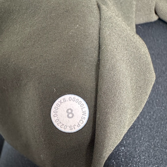 Lululemon on the fly jogger luxtreme see style code. 8 . Barely worn like new - Picture 7 of 7